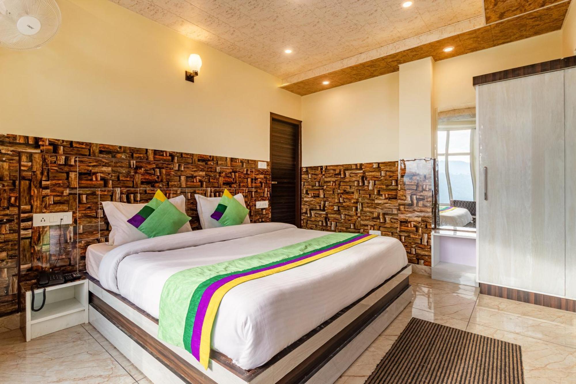Treebo Srishti Vaikunth With Mountain View Hotel Шимла Екстериор снимка