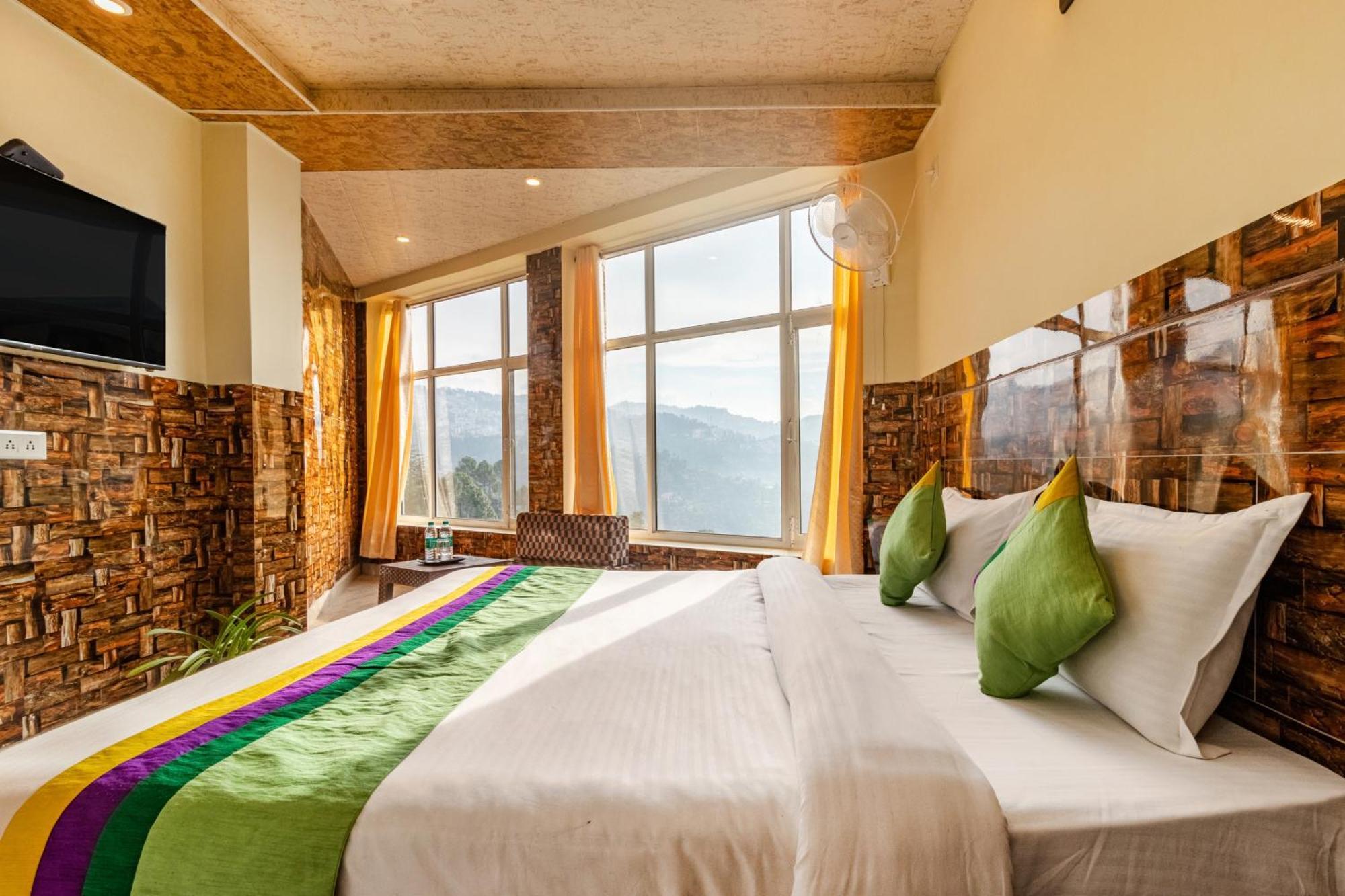 Treebo Srishti Vaikunth With Mountain View Hotel Шимла Екстериор снимка